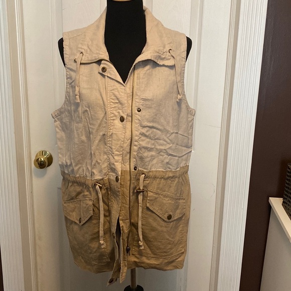 Maurices Women’s Vest Jacket sz L NWT - Picture 1 of 8
